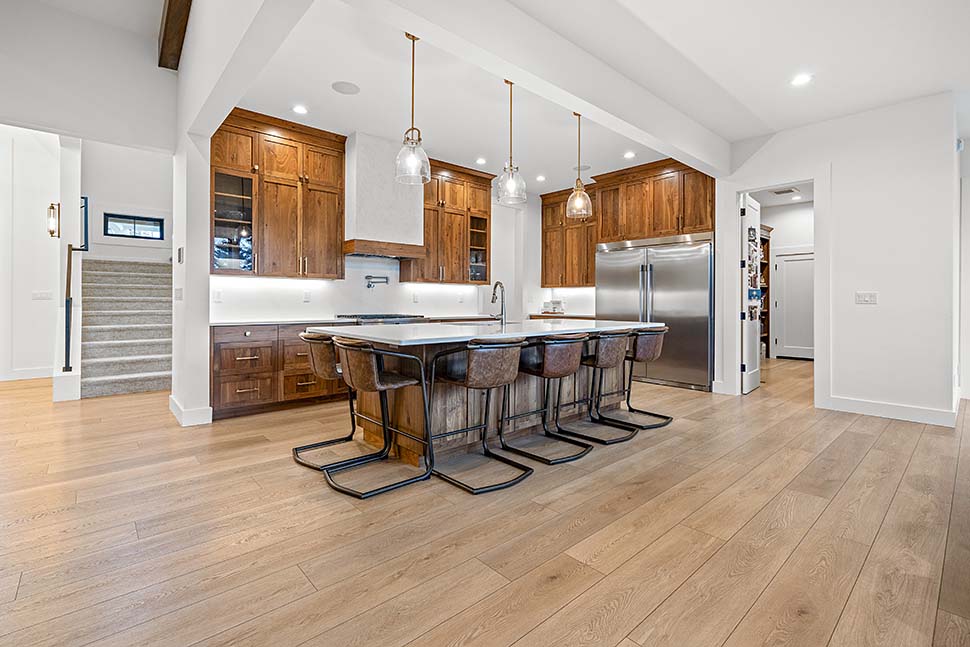 Country, Craftsman, Farmhouse, New American Plan with 4704 Sq. Ft., 4 Bedrooms, 5 Bathrooms, 3 Car Garage Picture 17