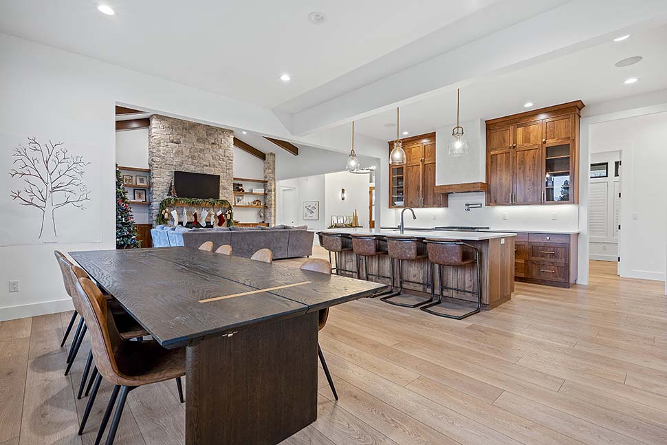 Country, Craftsman, Farmhouse, New American Plan with 4704 Sq. Ft., 4 Bedrooms, 5 Bathrooms, 3 Car Garage Picture 19