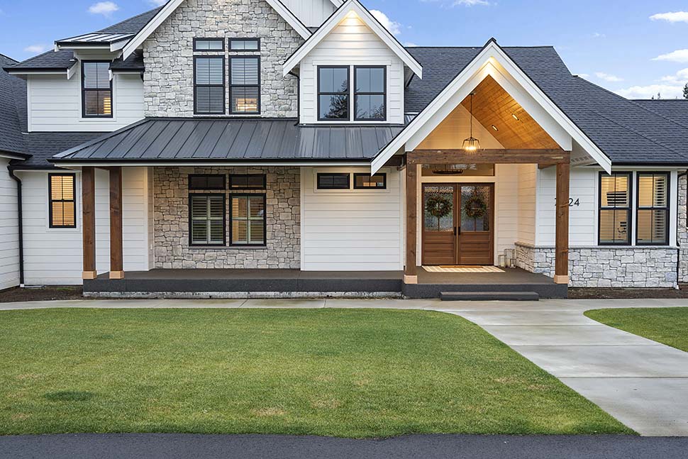 Country, Craftsman, Farmhouse, New American Plan with 4704 Sq. Ft., 4 Bedrooms, 5 Bathrooms, 3 Car Garage Picture 4