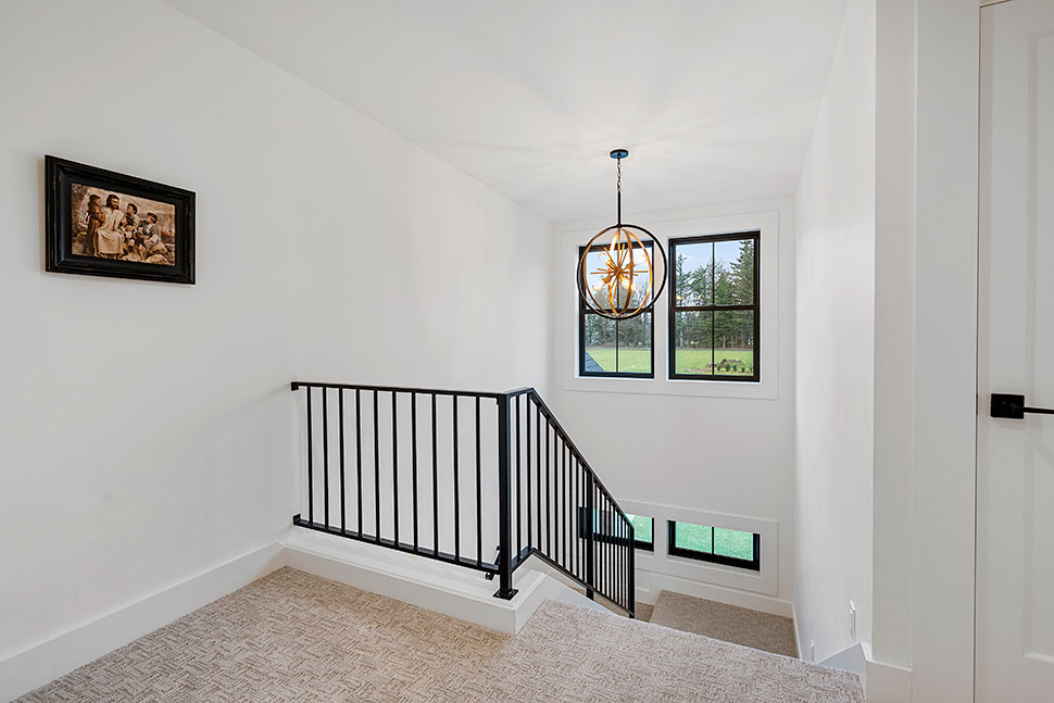 Country, Craftsman, Farmhouse, New American Plan with 4704 Sq. Ft., 4 Bedrooms, 5 Bathrooms, 3 Car Garage Picture 39