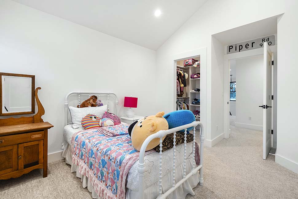 Country, Craftsman, Farmhouse, New American Plan with 4704 Sq. Ft., 4 Bedrooms, 5 Bathrooms, 3 Car Garage Picture 43