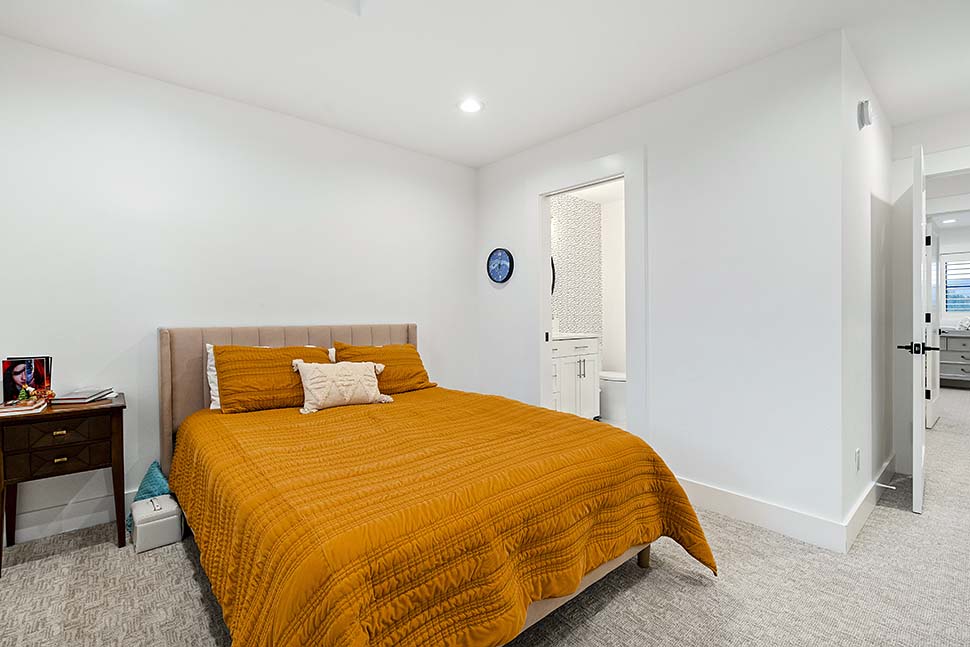 Country, Craftsman, Farmhouse, New American Plan with 4704 Sq. Ft., 4 Bedrooms, 5 Bathrooms, 3 Car Garage Picture 45