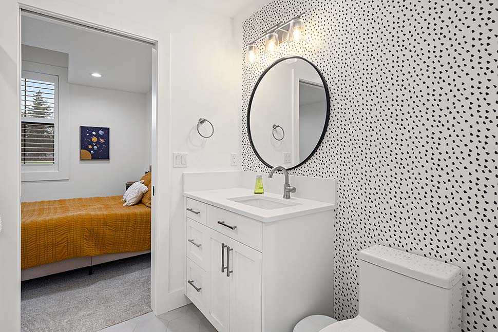 Country, Craftsman, Farmhouse, New American Plan with 4704 Sq. Ft., 4 Bedrooms, 5 Bathrooms, 3 Car Garage Picture 47