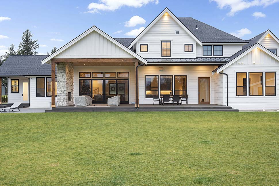 Country, Craftsman, Farmhouse, New American Plan with 4704 Sq. Ft., 4 Bedrooms, 5 Bathrooms, 3 Car Garage Picture 51