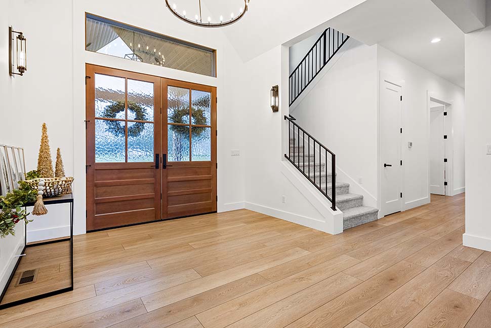 Country, Craftsman, Farmhouse, New American Plan with 4704 Sq. Ft., 4 Bedrooms, 5 Bathrooms, 3 Car Garage Picture 7