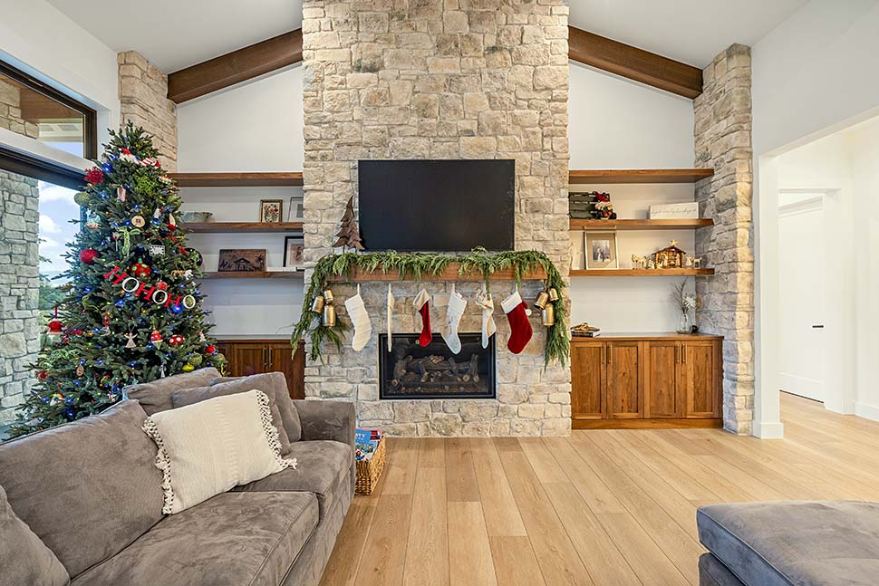 Country, Craftsman, Farmhouse, New American Plan with 4704 Sq. Ft., 4 Bedrooms, 5 Bathrooms, 3 Car Garage Picture 9