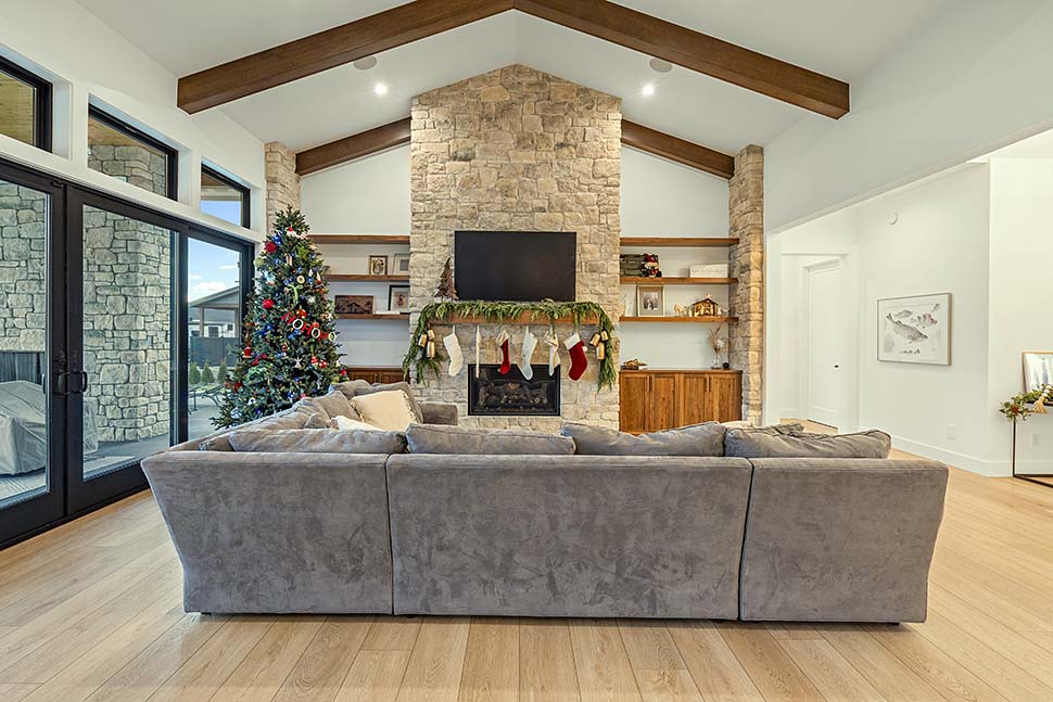 Country, Craftsman, Farmhouse, New American Plan with 4704 Sq. Ft., 4 Bedrooms, 5 Bathrooms, 3 Car Garage Picture 10