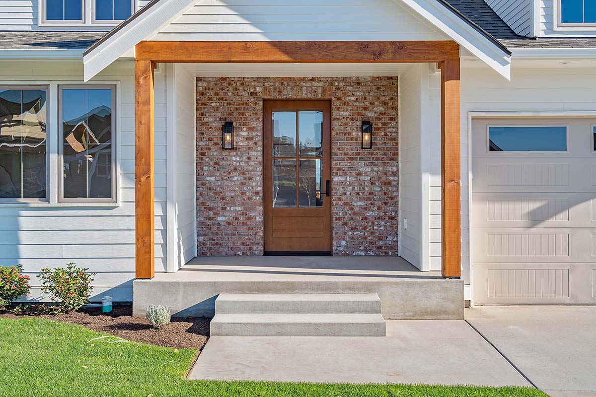 Cottage, Country, Craftsman, Farmhouse, Southern, Southwest, Traditional Plan with 2134 Sq. Ft., 3 Bedrooms, 3 Bathrooms, 3 Car Garage Picture 2