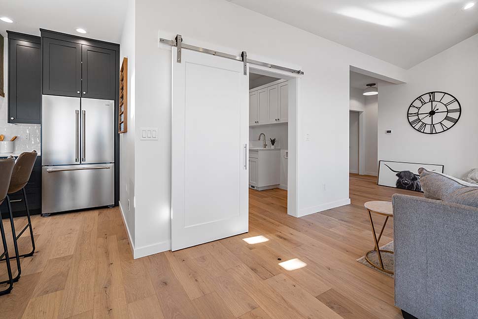 Cottage, Country, Craftsman, Farmhouse, Southern, Southwest, Traditional Plan with 2134 Sq. Ft., 3 Bedrooms, 3 Bathrooms, 3 Car Garage Picture 16