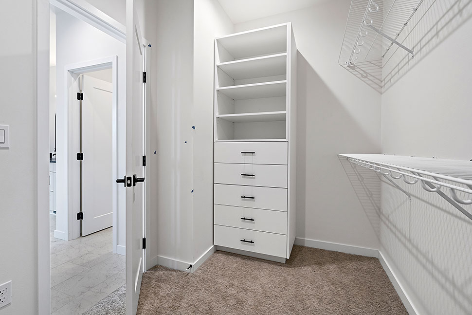 Cottage, Country, Craftsman, Farmhouse, Southern, Southwest, Traditional Plan with 2134 Sq. Ft., 3 Bedrooms, 3 Bathrooms, 3 Car Garage Picture 24