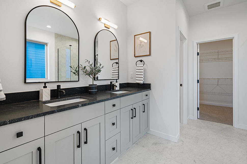 Cottage, Country, Craftsman, Farmhouse, Southern, Southwest, Traditional Plan with 2134 Sq. Ft., 3 Bedrooms, 3 Bathrooms, 3 Car Garage Picture 28