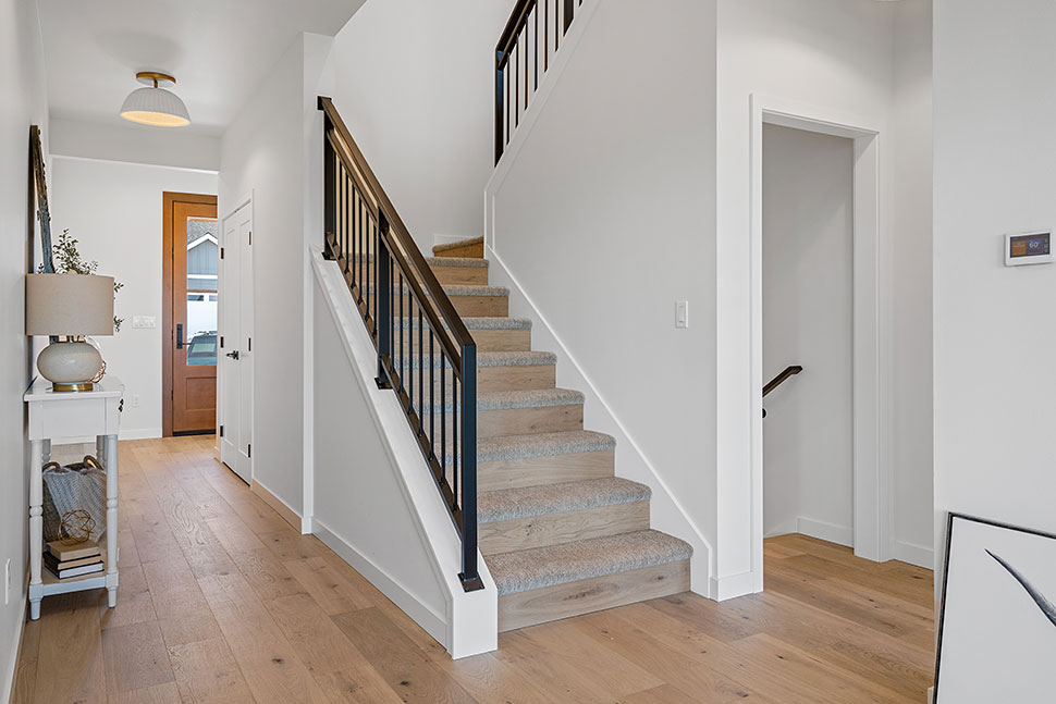 Cottage, Country, Craftsman, Farmhouse, Southern, Southwest, Traditional Plan with 2134 Sq. Ft., 3 Bedrooms, 3 Bathrooms, 3 Car Garage Picture 30