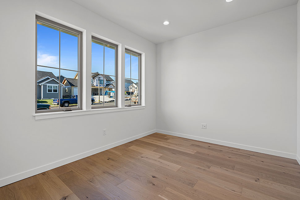 Cottage, Country, Craftsman, Farmhouse, Southern, Southwest, Traditional Plan with 2134 Sq. Ft., 3 Bedrooms, 3 Bathrooms, 3 Car Garage Picture 34