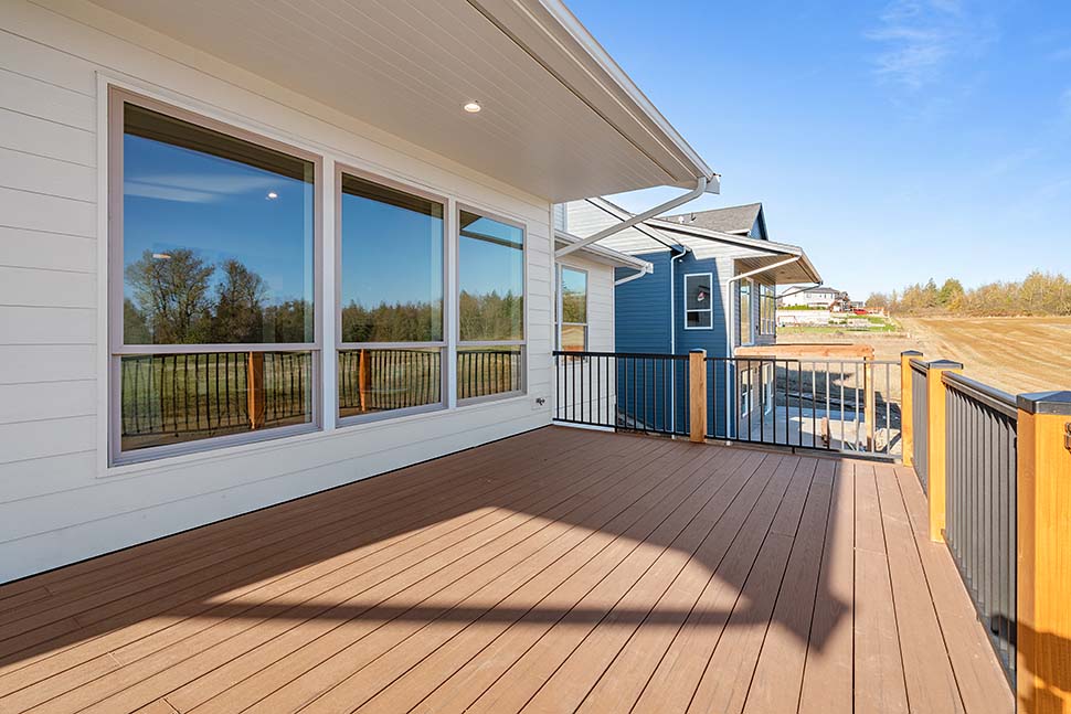 Cottage, Country, Craftsman, Farmhouse, Southern, Southwest, Traditional Plan with 2134 Sq. Ft., 3 Bedrooms, 3 Bathrooms, 3 Car Garage Picture 5