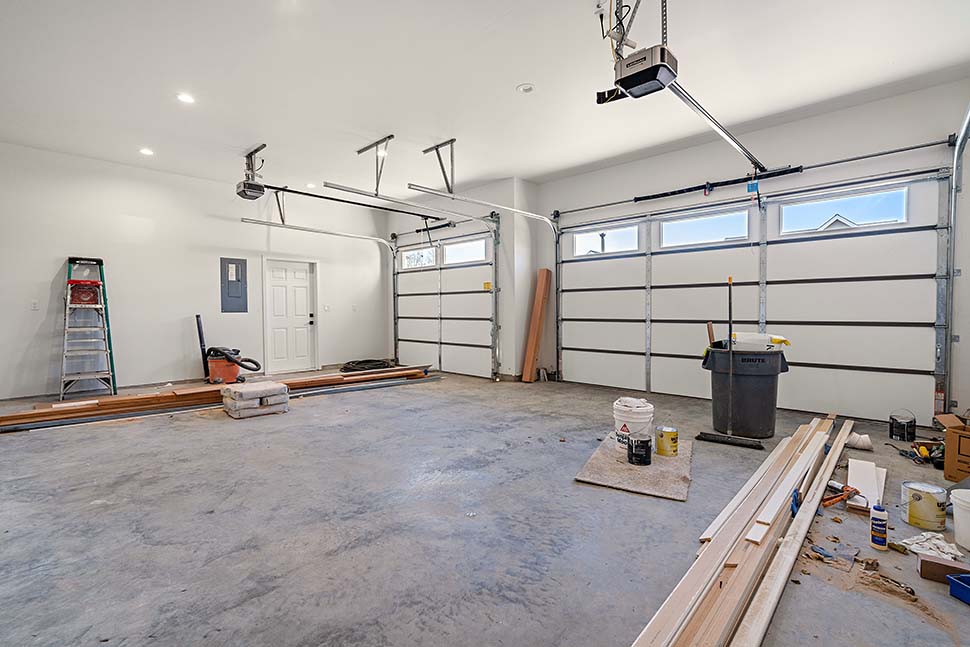 Cottage, Country, Craftsman, Farmhouse, Southern, Southwest, Traditional Plan with 2134 Sq. Ft., 3 Bedrooms, 3 Bathrooms, 3 Car Garage Picture 8