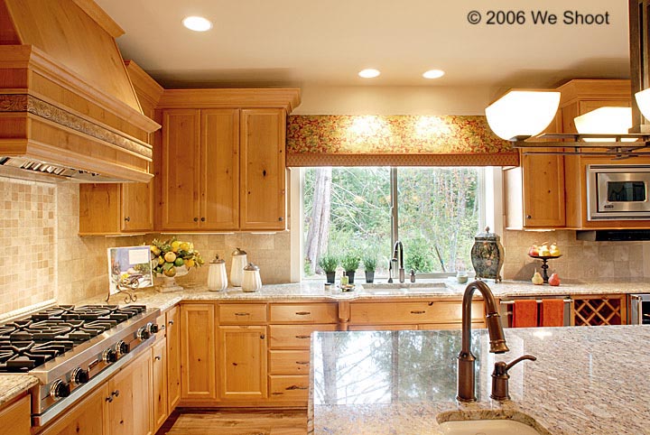 Country, Farmhouse Plan with 4650 Sq. Ft., 5 Bedrooms, 5 Bathrooms, 3 Car Garage Picture 18