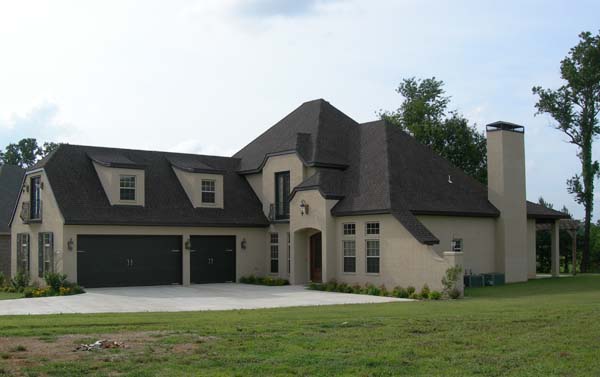 French Country Plan with 3570 Sq. Ft., 4 Bedrooms, 4 Bathrooms, 3 Car Garage Picture 8