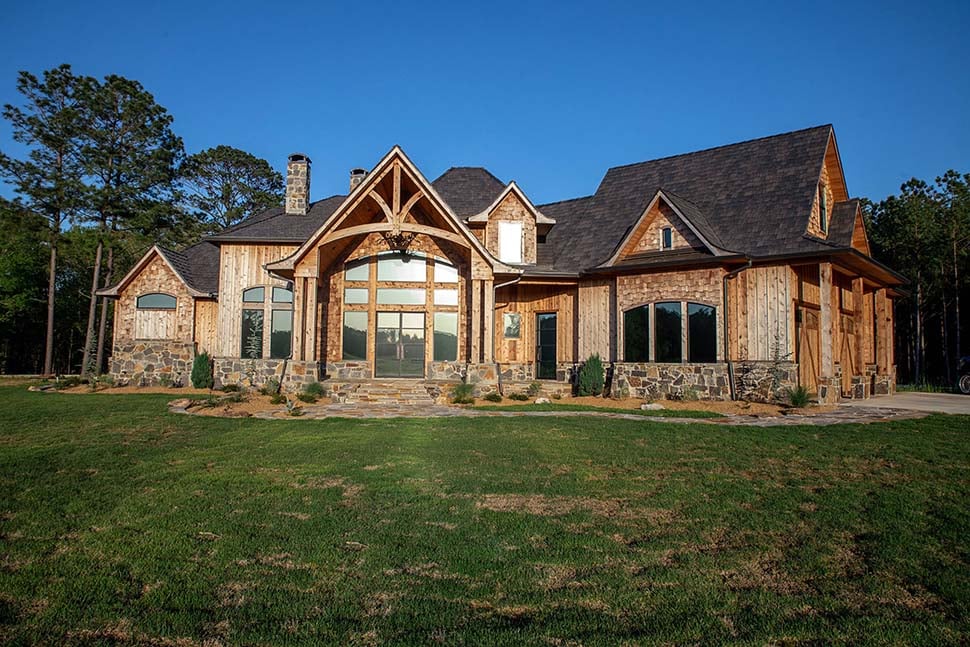Country, Craftsman, Southern, Traditional Plan with 5130 Sq. Ft., 6 Bedrooms, 6 Bathrooms, 3 Car Garage Picture 3
