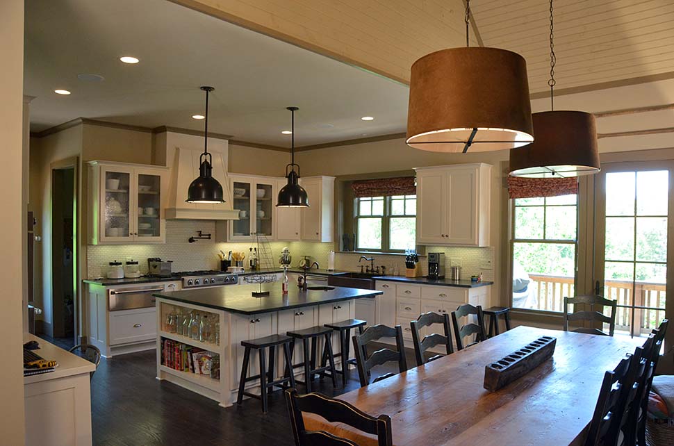 Country, Craftsman, Tuscan Plan with 4384 Sq. Ft., 3 Bedrooms, 4 Bathrooms, 3 Car Garage Picture 2